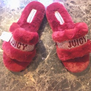 Red furry Juice Couture sandal (flats)